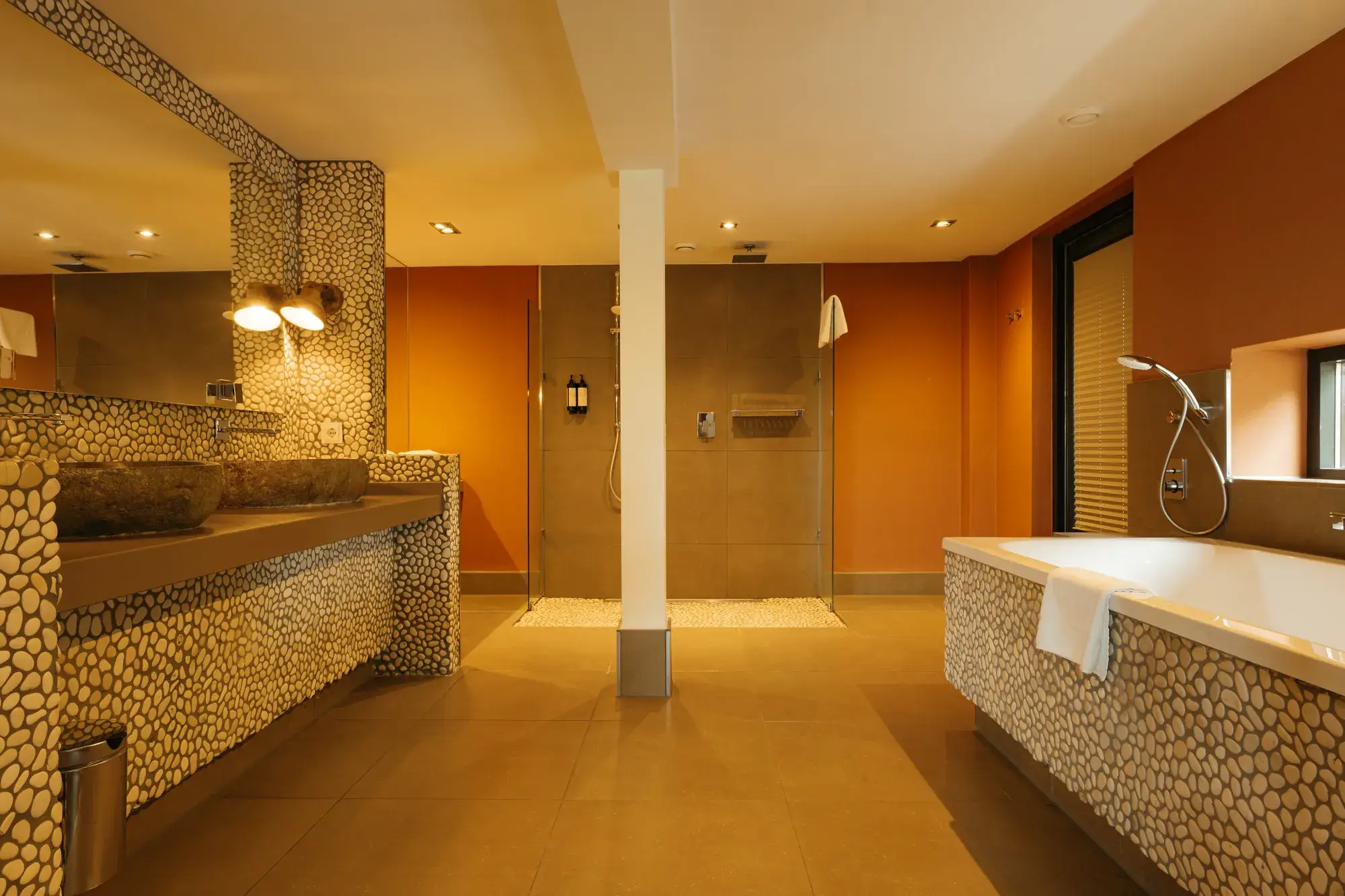 Gartenzimmer mit eigener Terrasse Van der Valk hotel Apeldoorn - de Cantharel