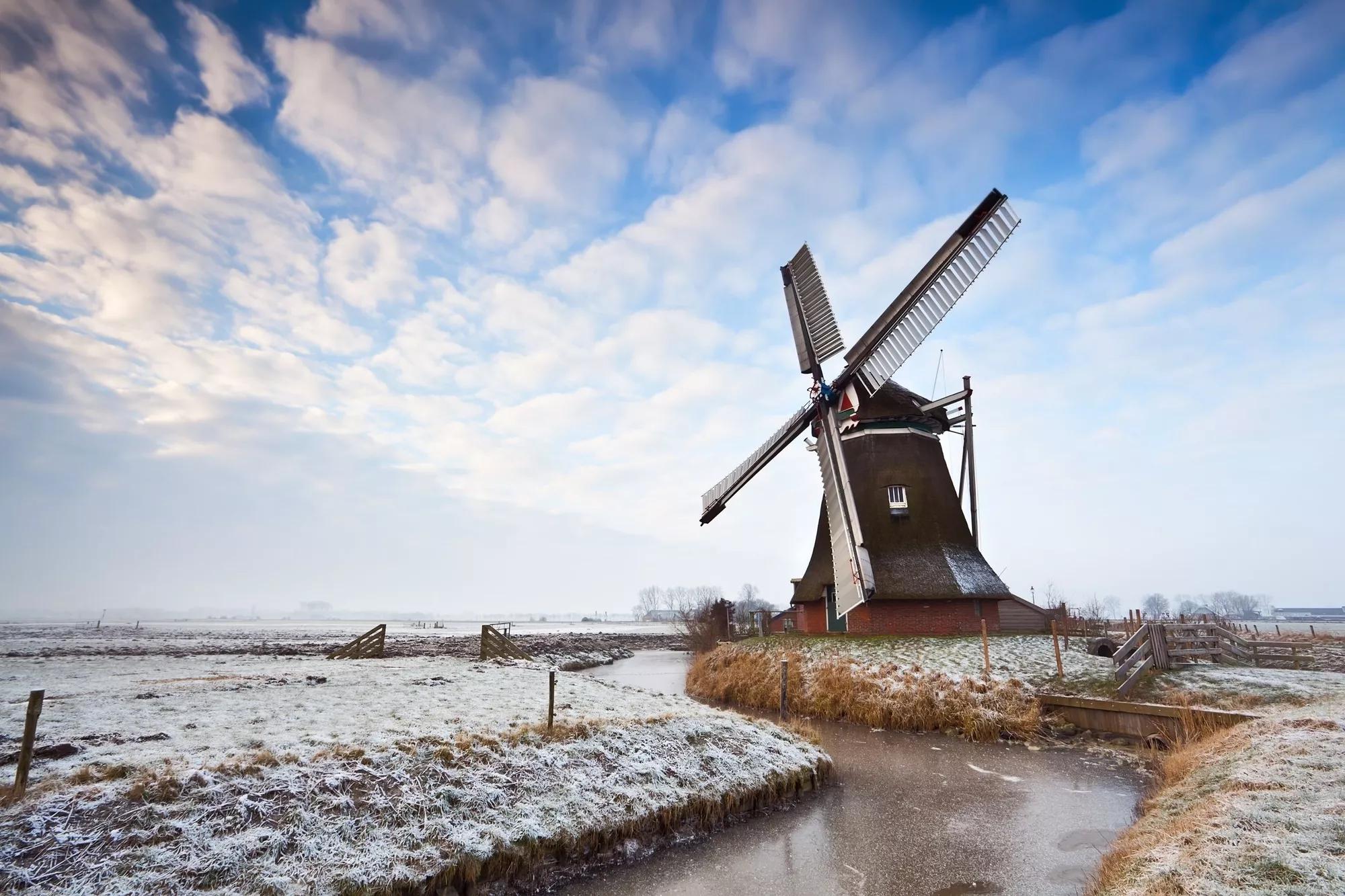 Molen in de sneeuw