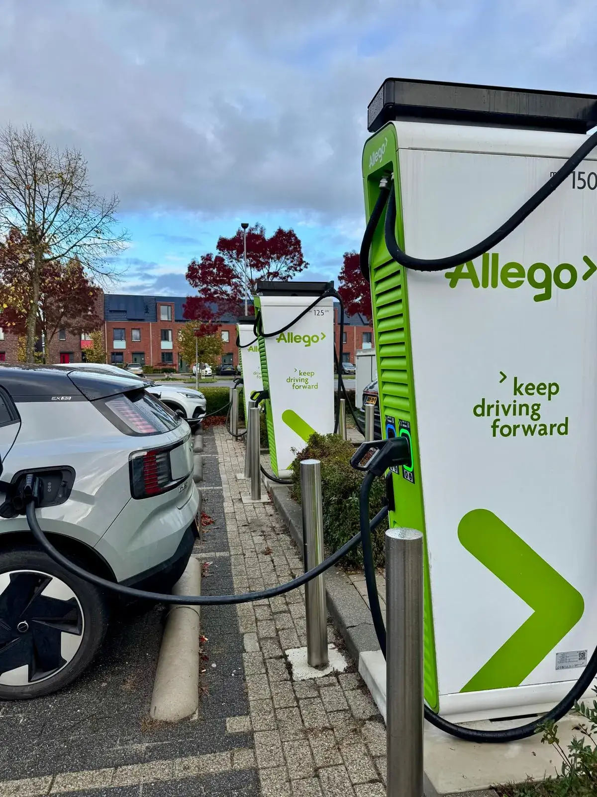 universal charging station