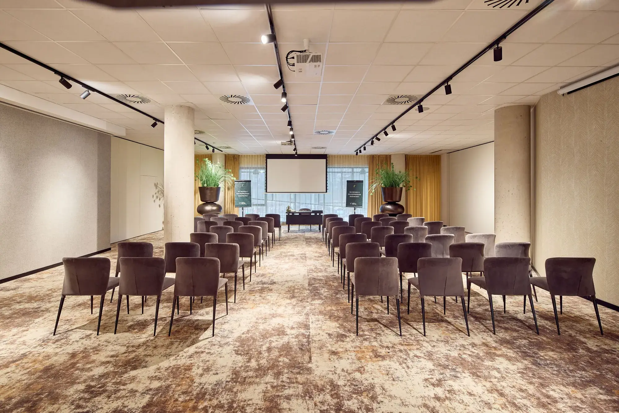 Theateropstelling tot 120 personen in Van der Valk Hotel Gent