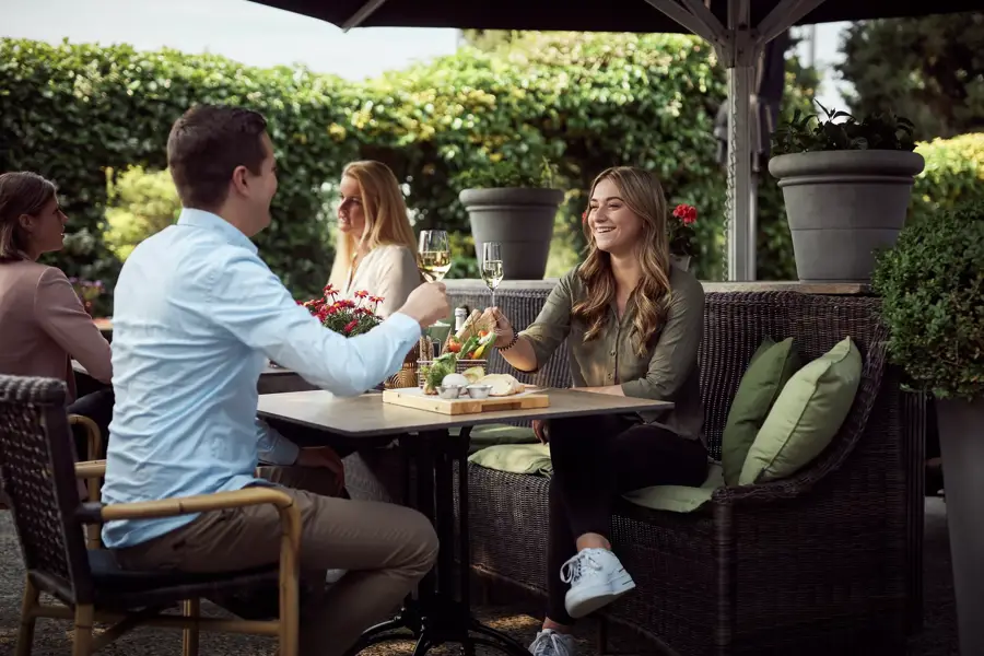 Borrelen op terras