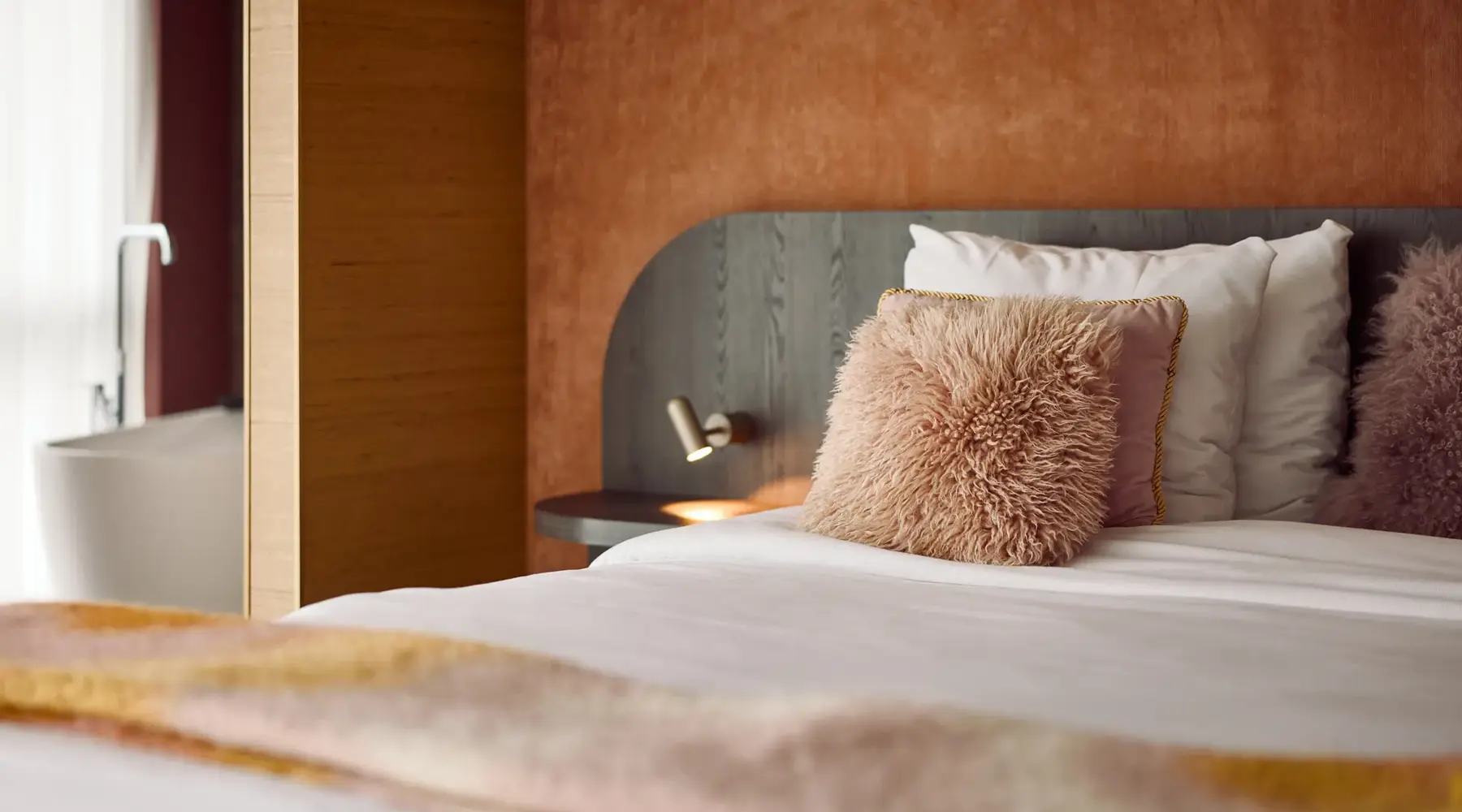 Pink & Golden suite