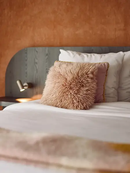 Pink and golden suite in Hotel Ghent