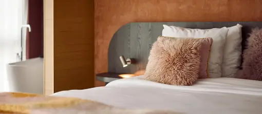 Pink & Golden suite