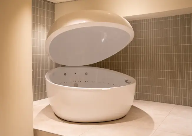 Floating Spa Toucan Fit Boutique