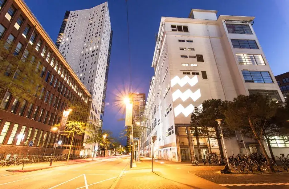 Foto van Eindhoven in het donker