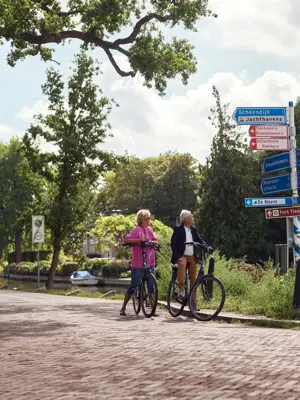 Cycling couple