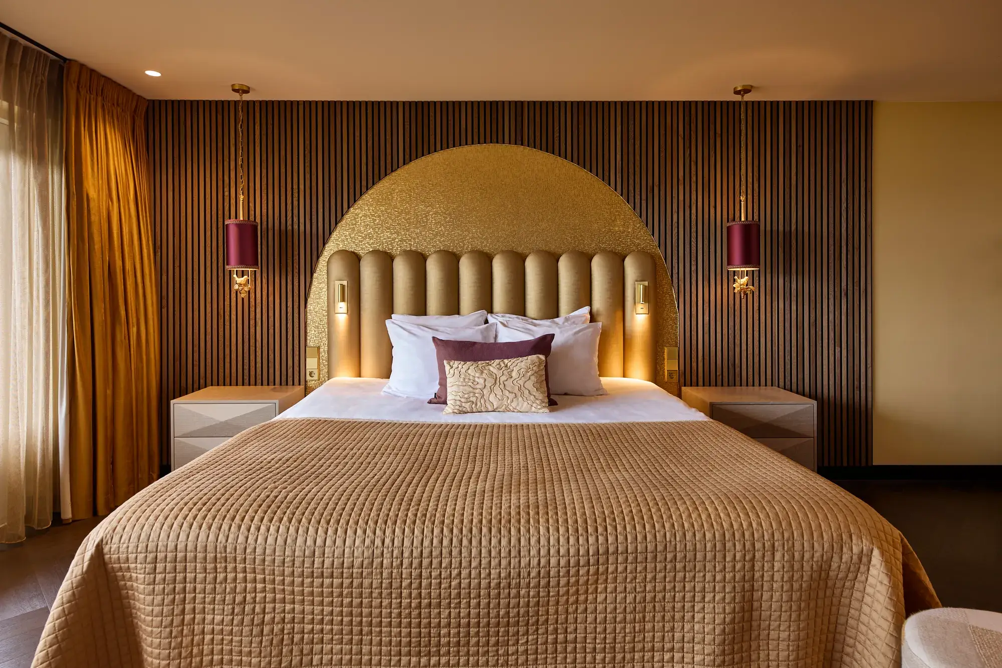 Royal Suite Gold