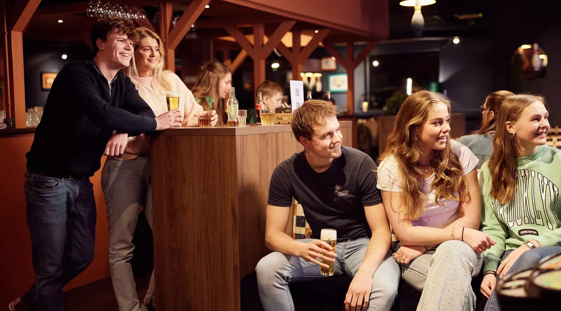 Familie op de bowlingbaan