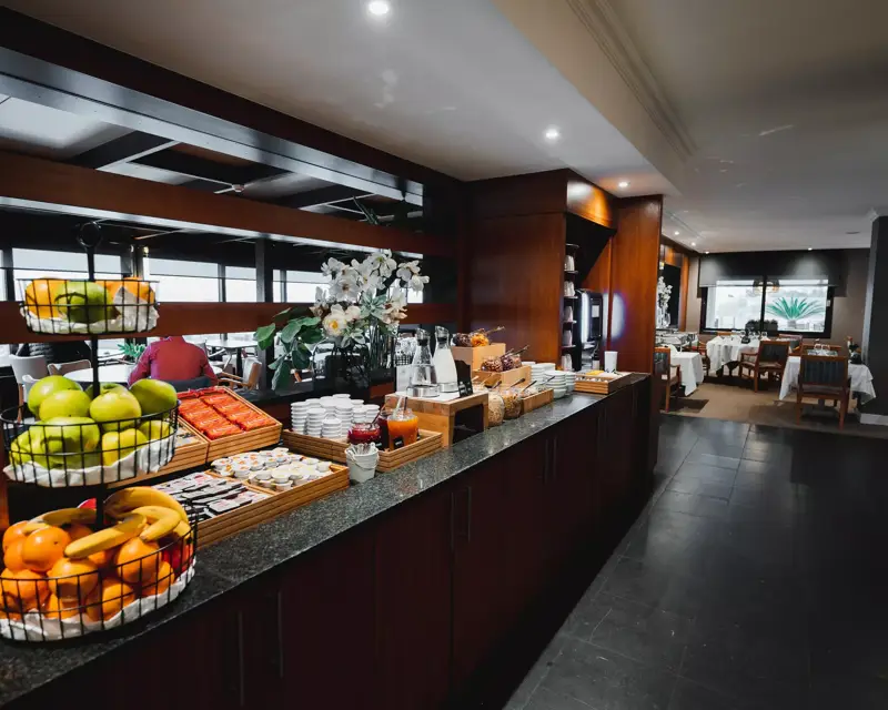Restaurant buffet