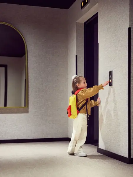 Mise à niveau du forfait sur le lit d'hôtel