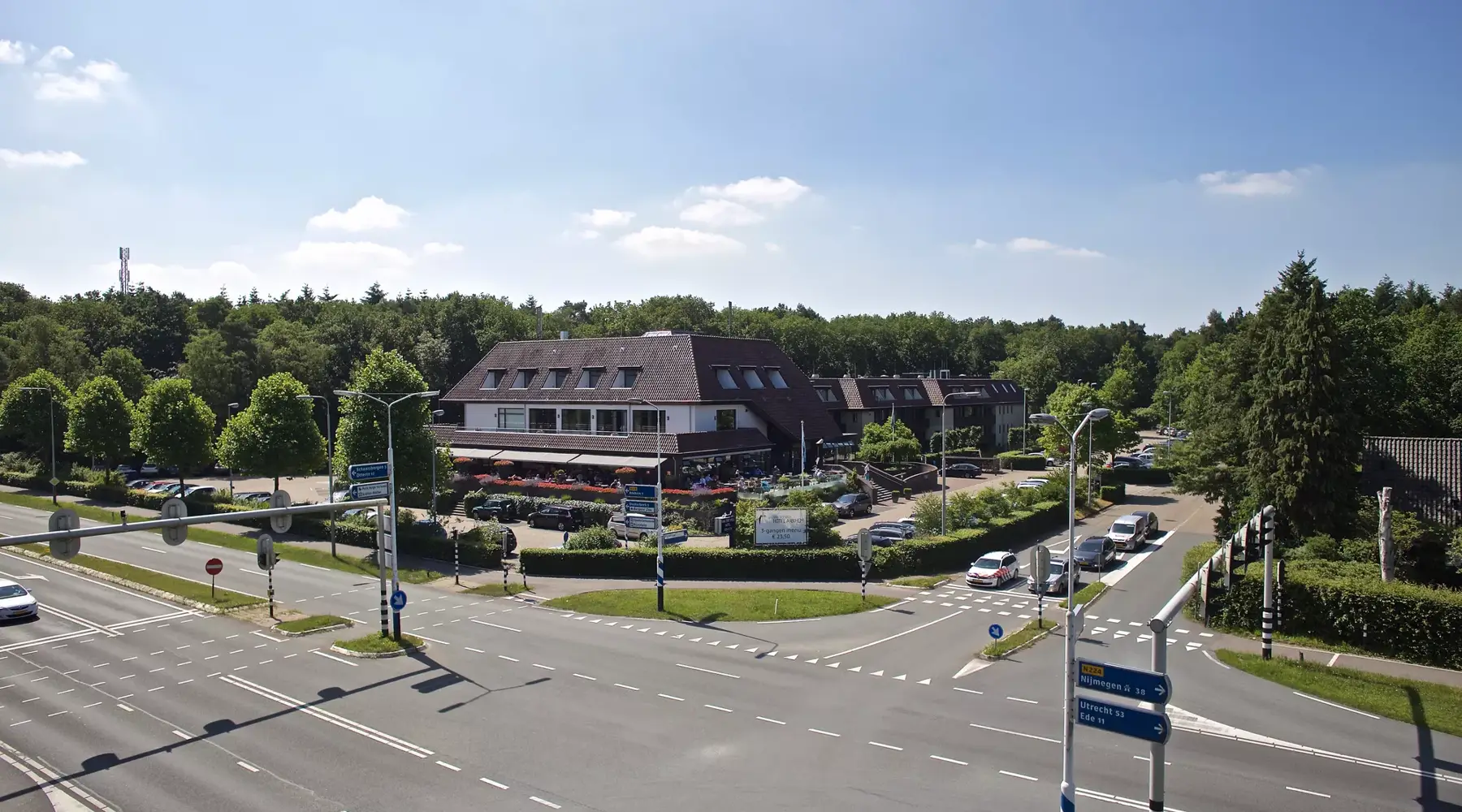 Hotel Arnhem from the air - 27