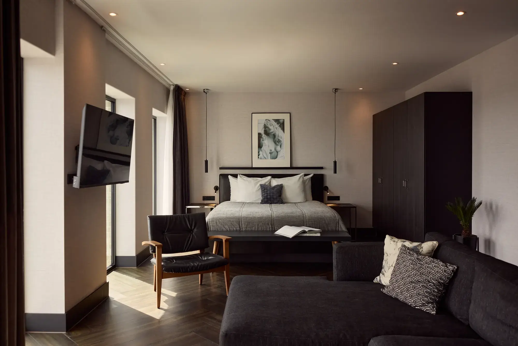 Penthouse Suite South