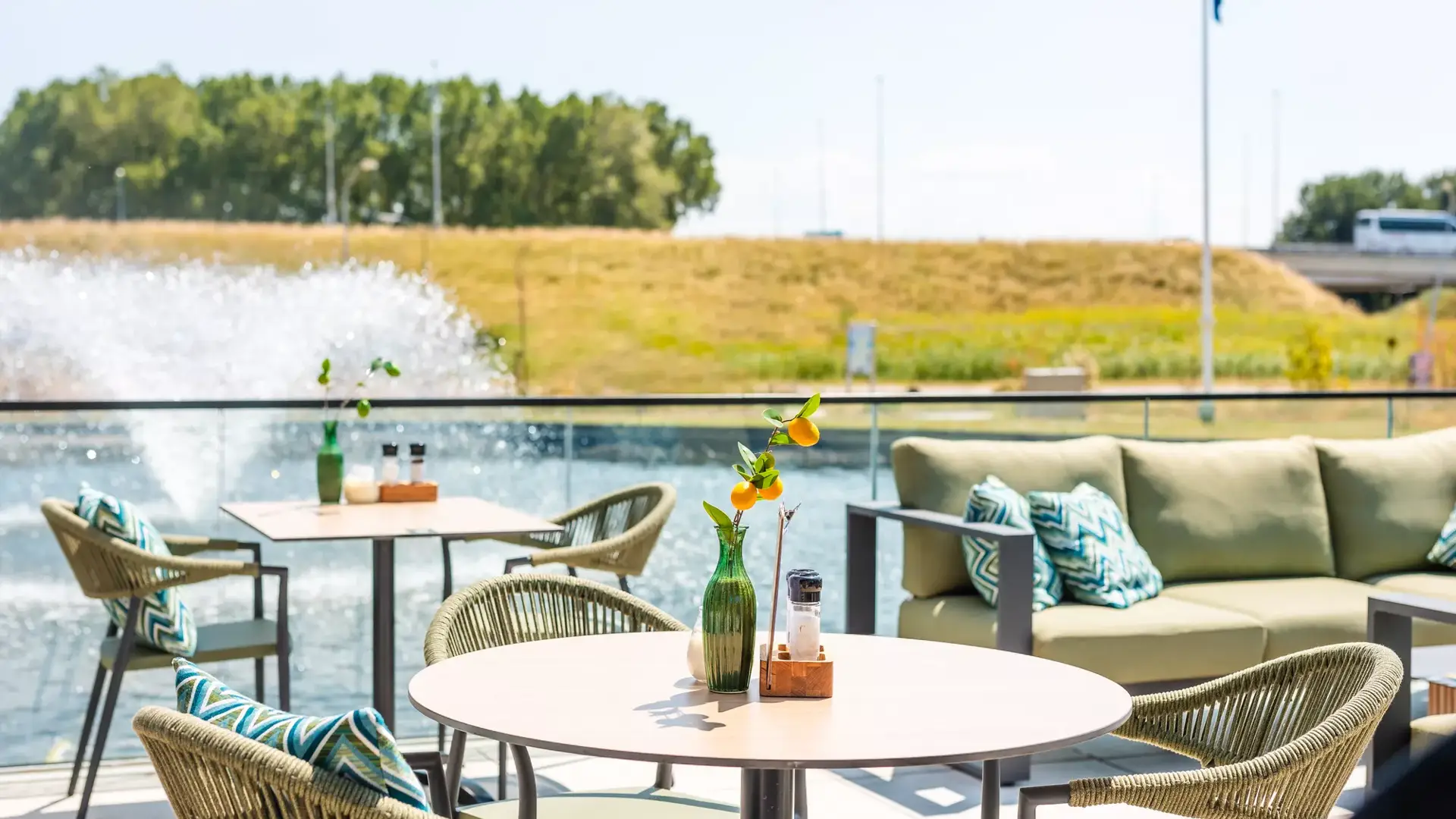 Terras bij Hotel Lelystad