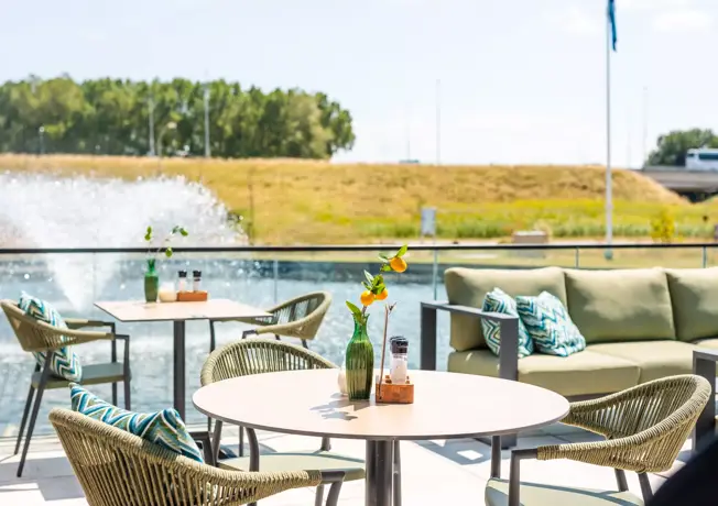 Terras bij Hotel Lelystad
