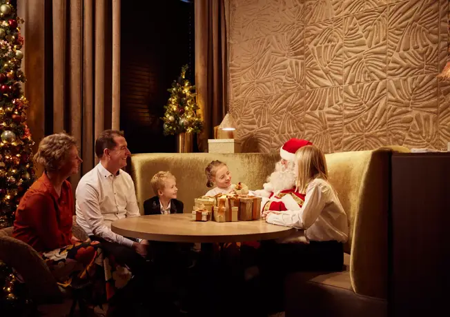 Aan tafel met kerstman