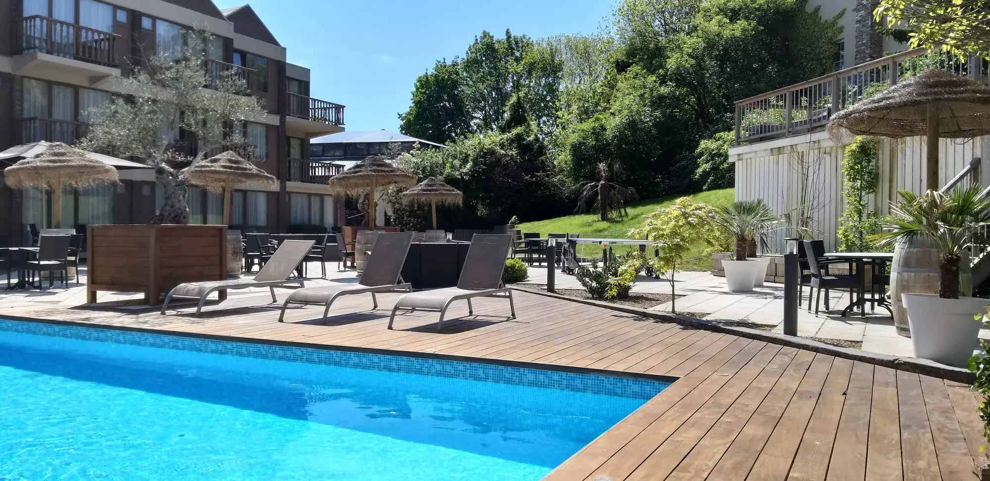 Hotel swimming pool Nivelles-Sud