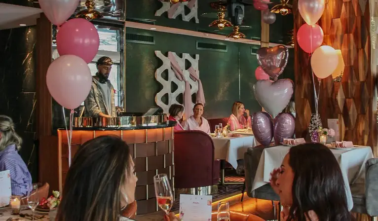 Pink Brunch Wohrmann's bar