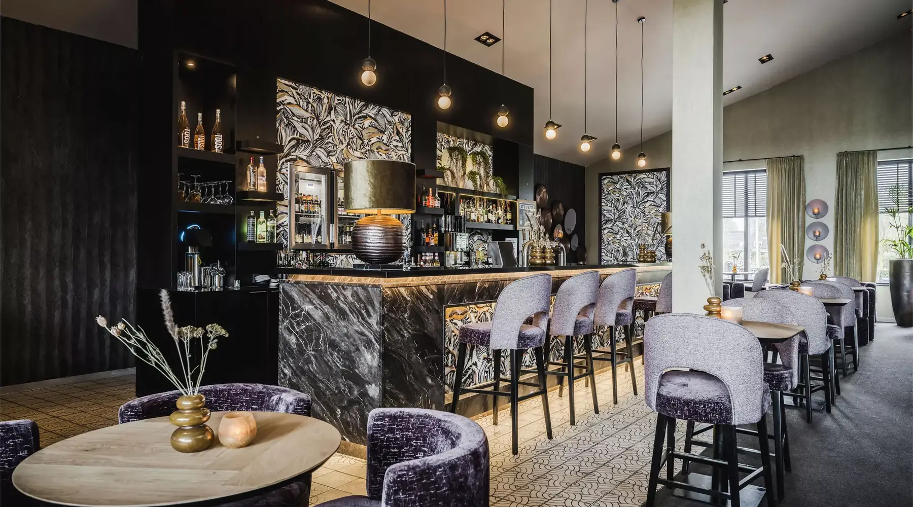 Bar du hall de l'hôtel Van der Valk à Hoorn