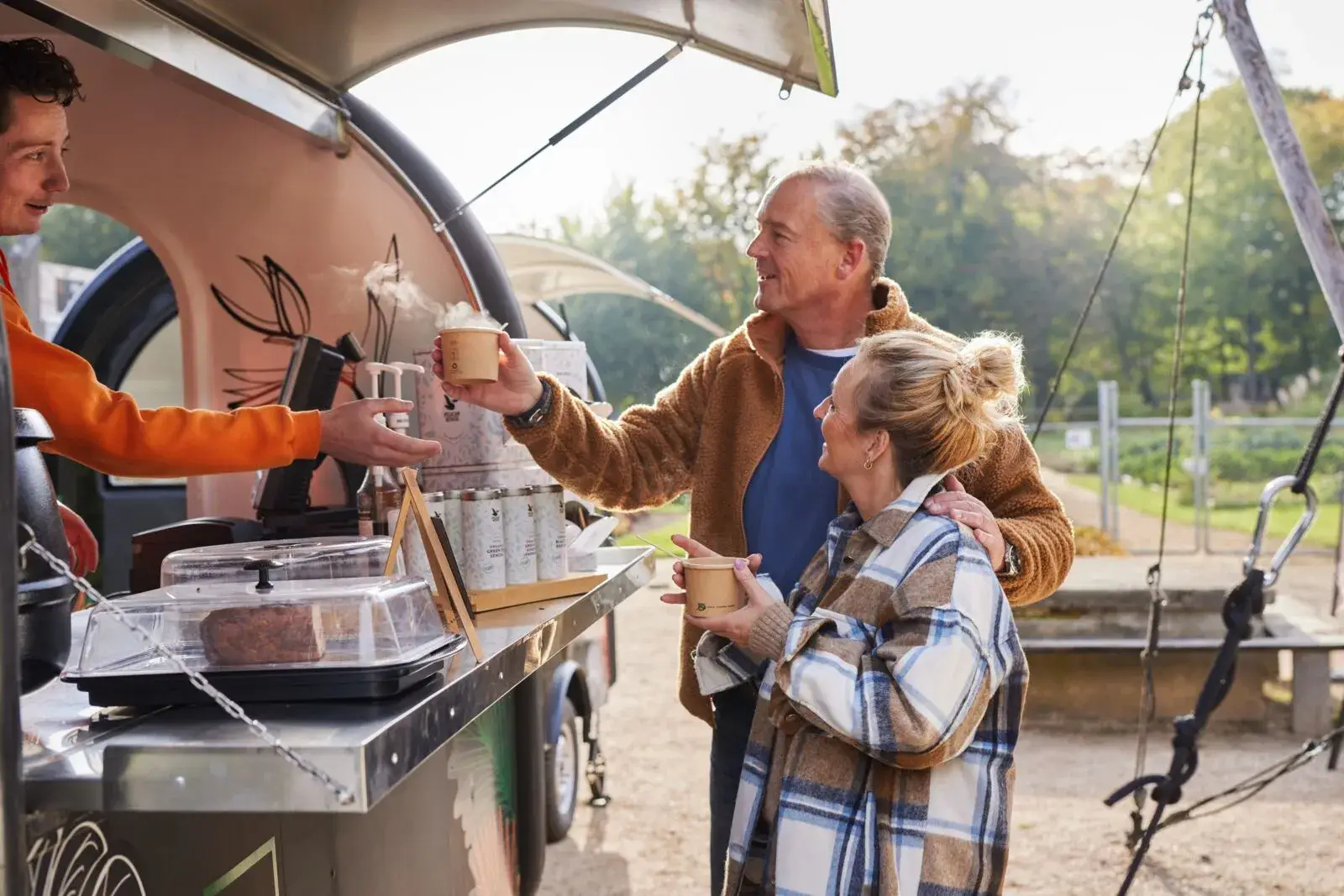 koppel aan de to go bar