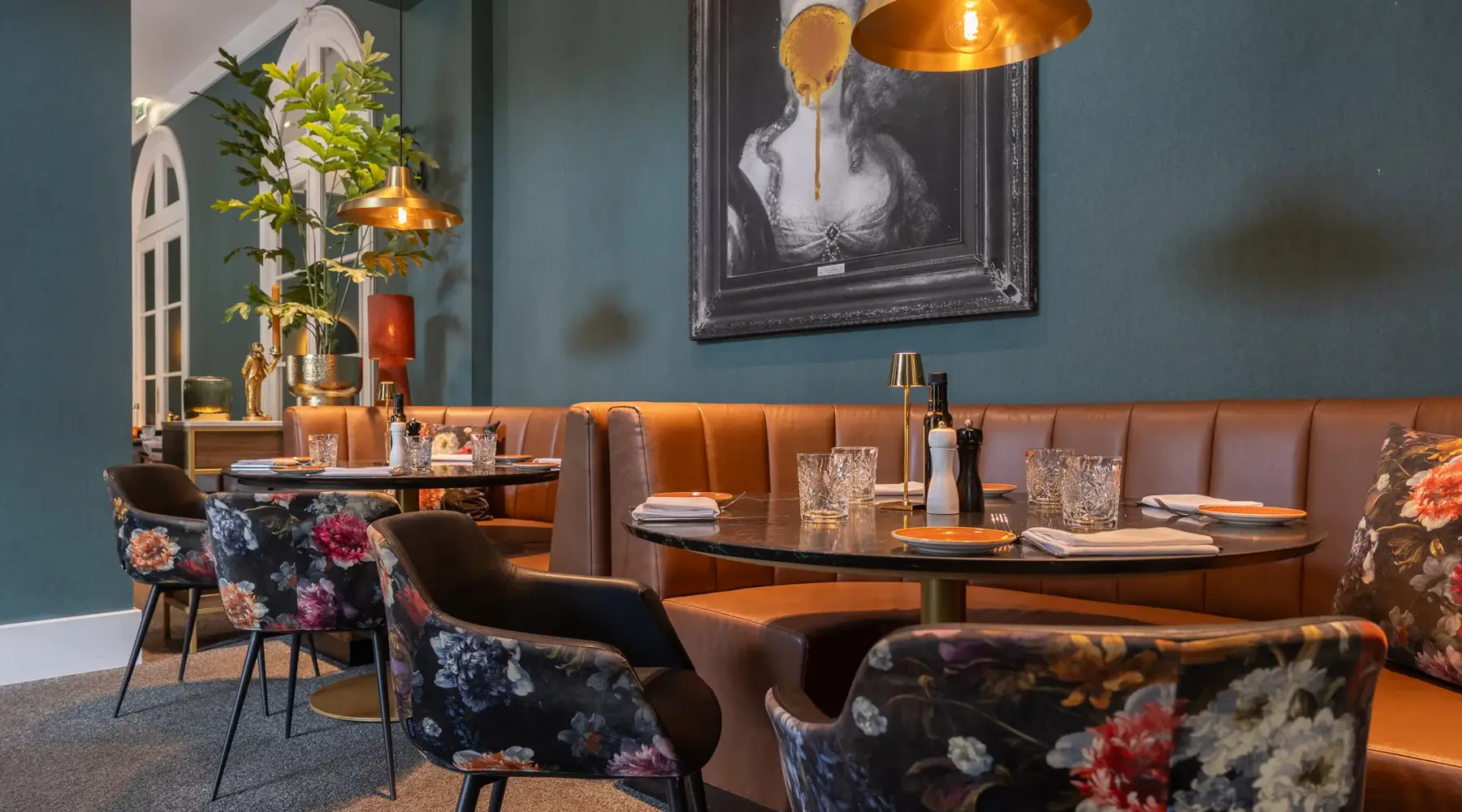 The restaurant 