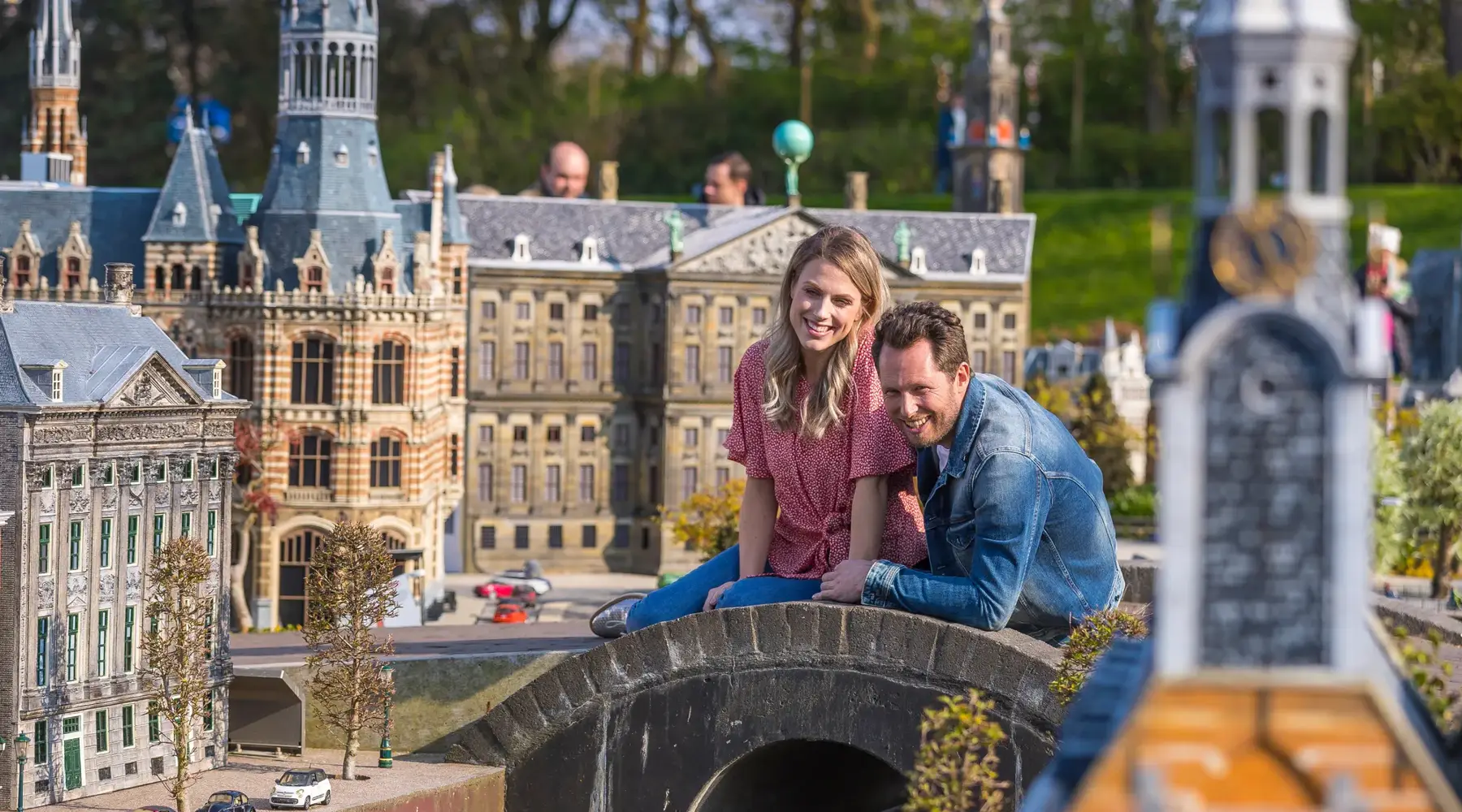 Two people in Madurodam