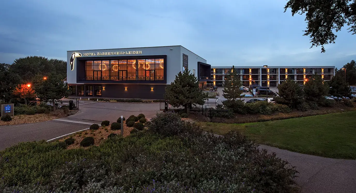 Buitenaanzicht Hotel Sassenheim - Leiden