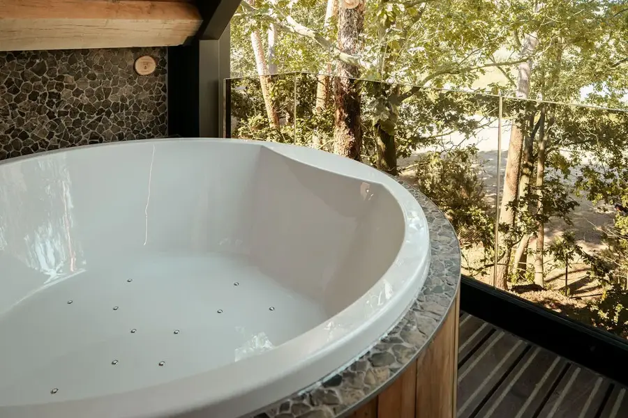 Verblijf in luxe suite met hot tub