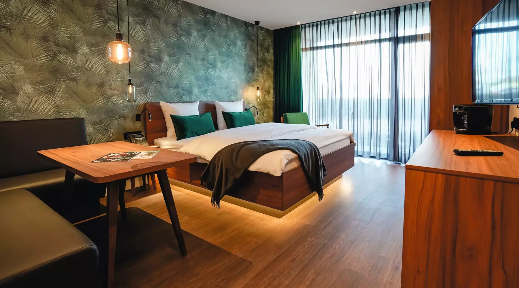 Deluxe room in Hotel Berlin Brandenburg.
