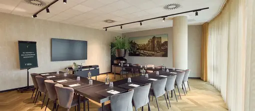Zaal Gravensteen in u-vorm voor vergadering in Gent