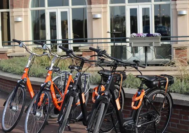 Fietsen huren bij het van der valk hotel in noordwijk