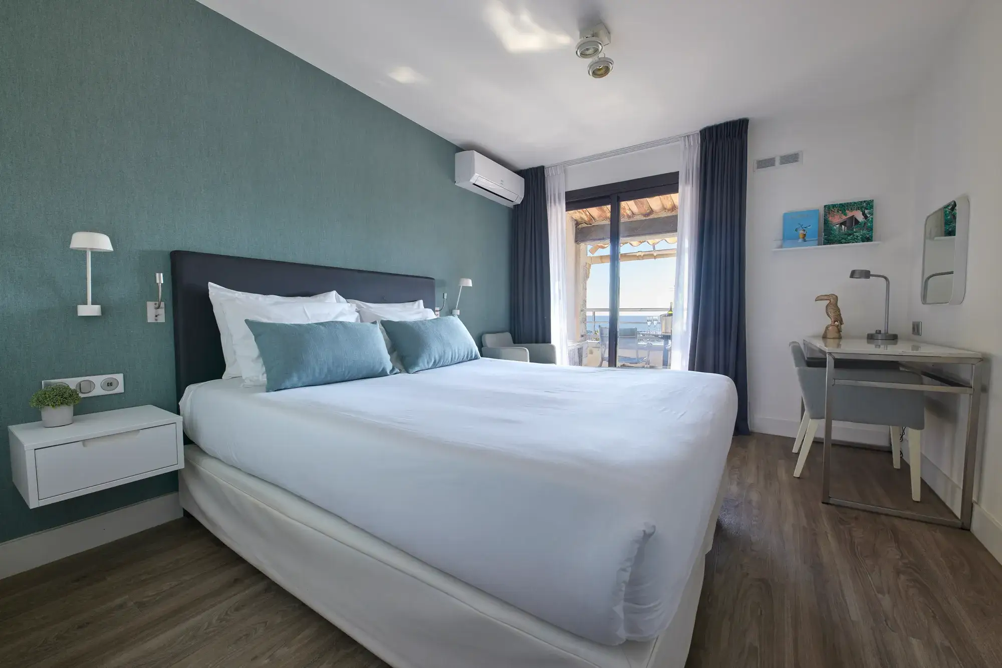 Confort Zimmer mit Meerblick und Balkon