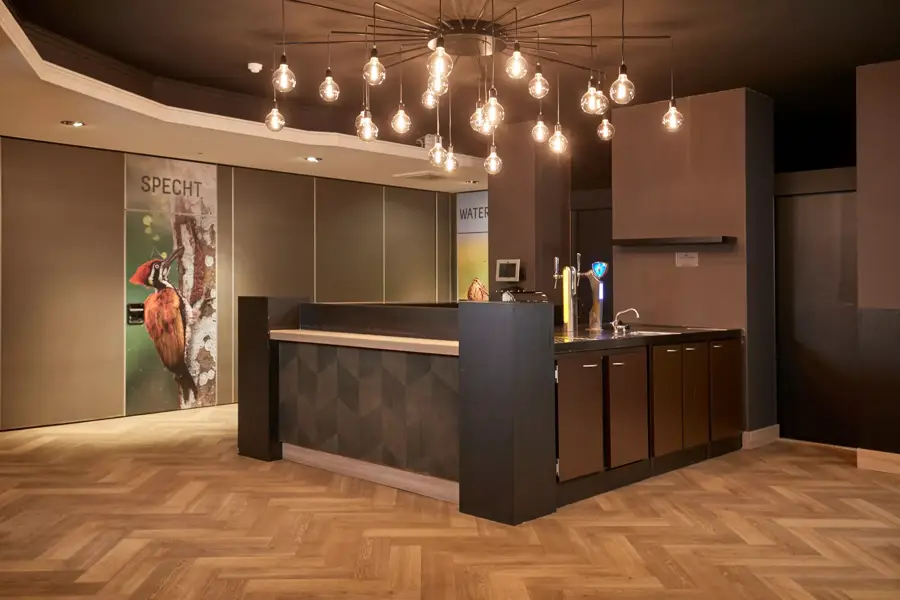 Coin café de luxe avec garde-manger dans la salle de réunion Specht du Van der Valk Hotel Leusden-Amersfoort