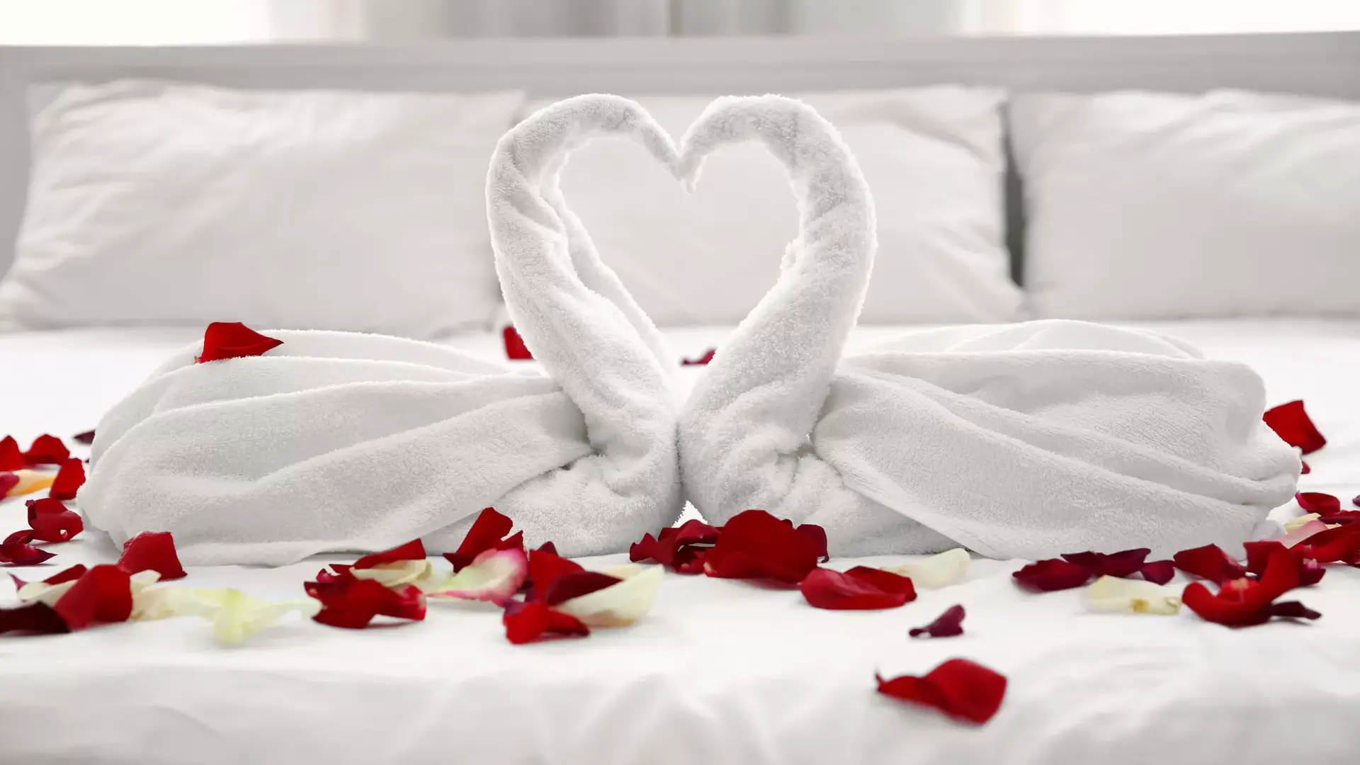 Romantisch versierd bed