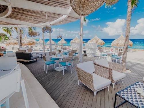 Beach bar
