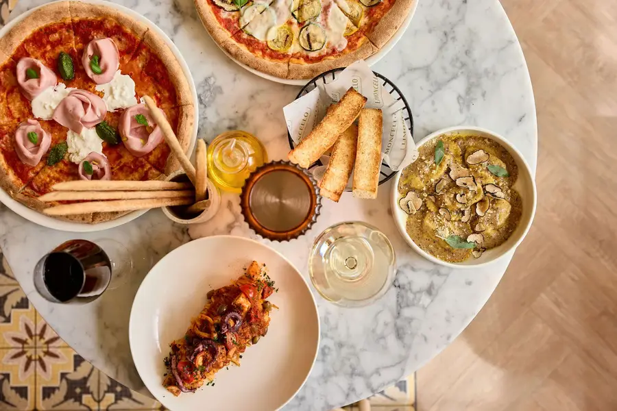 Verse pizza en pasta in Limoncello te Gent