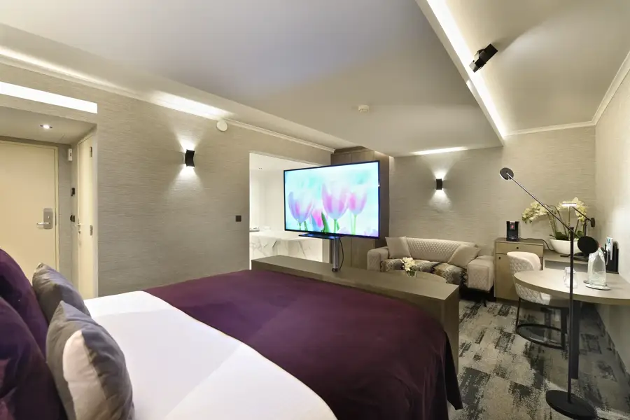 SUITE EXECUTIVE