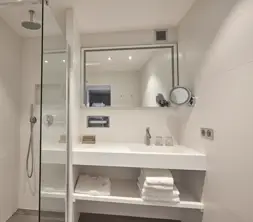 Confort Zimmer mit Meerblick und Balkon