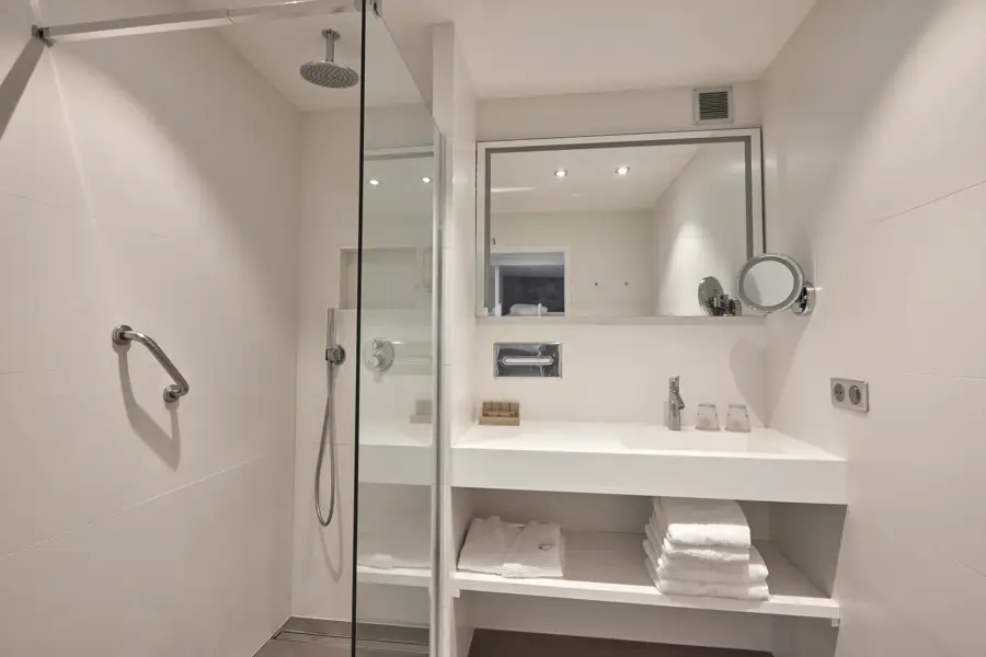 Comfort room