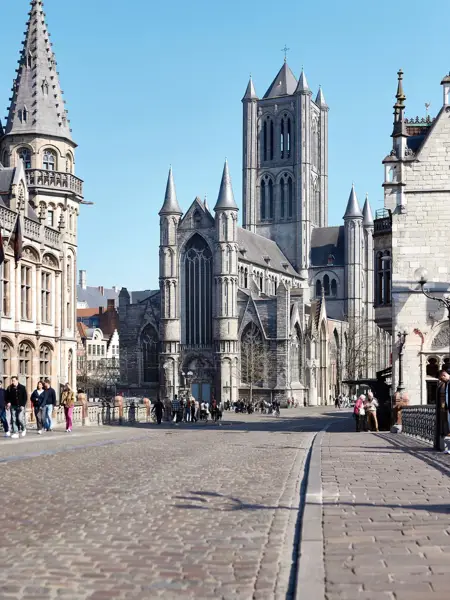 Die Stadt Gent mit historischen Gebäuden