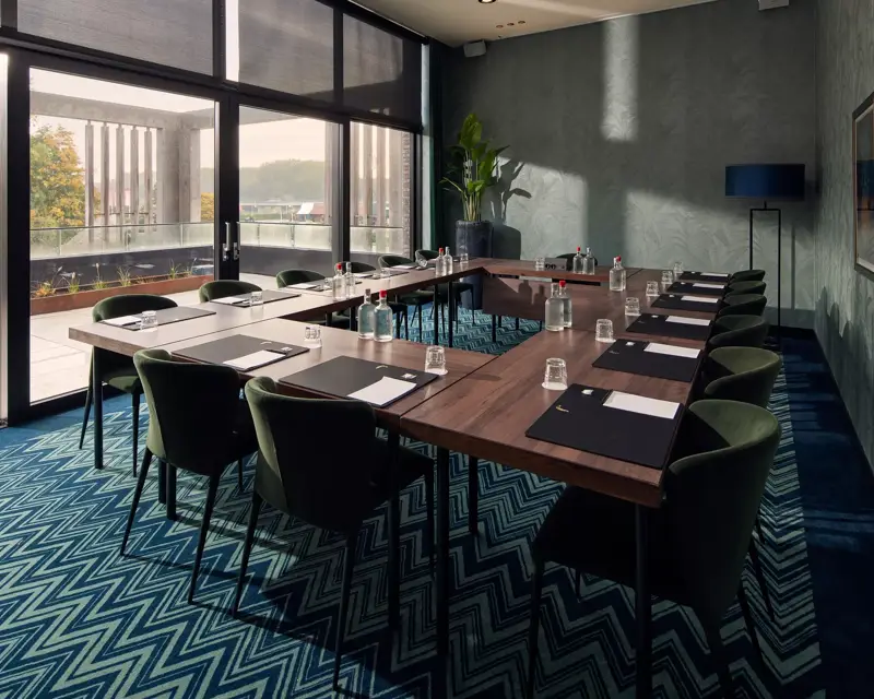 Innenraum eines Saals im Hotel Lelystad