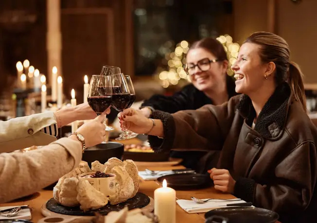 Buffet de réunion et d'événement dans une ambiance de Noël