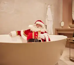 Santa Claus in a bath at Van der Valk Hotel Gorinchem-A15