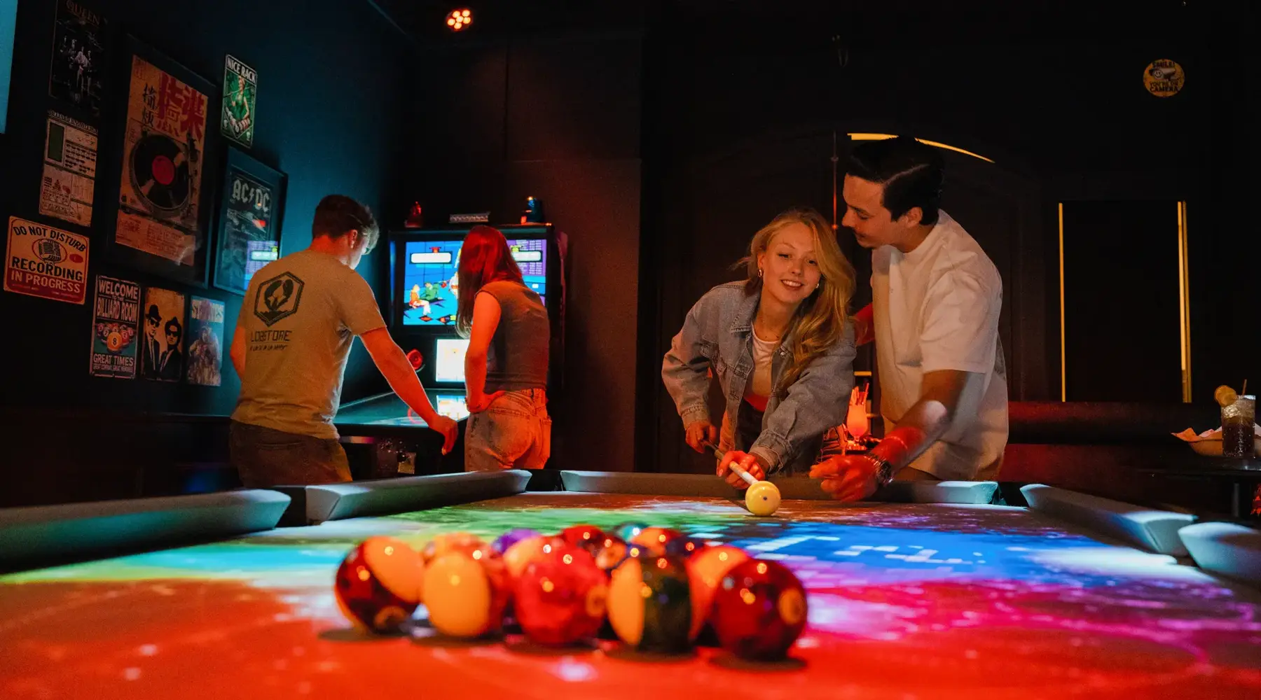 Sing & Pool Room