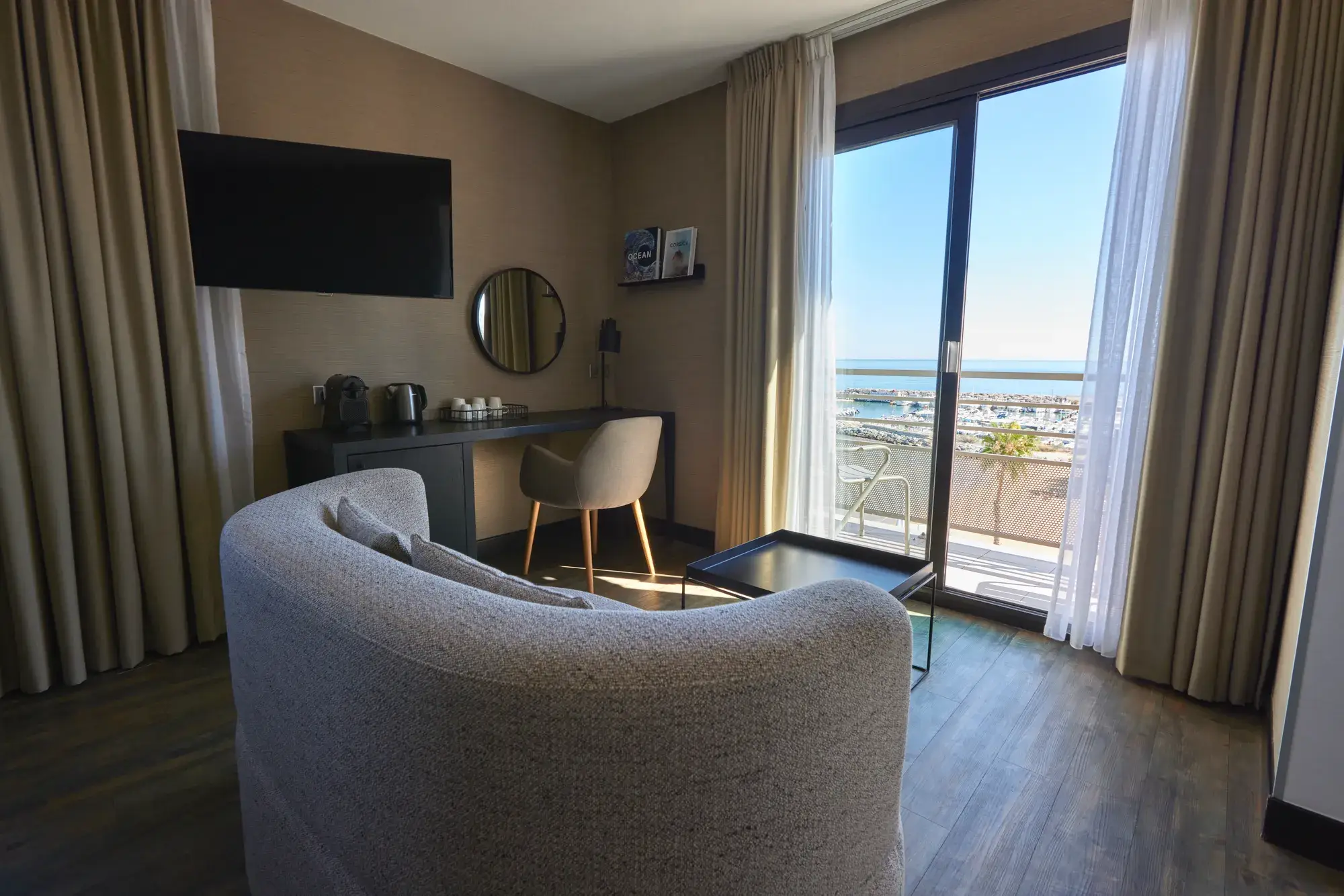 Superior Suite Sea view and balcony