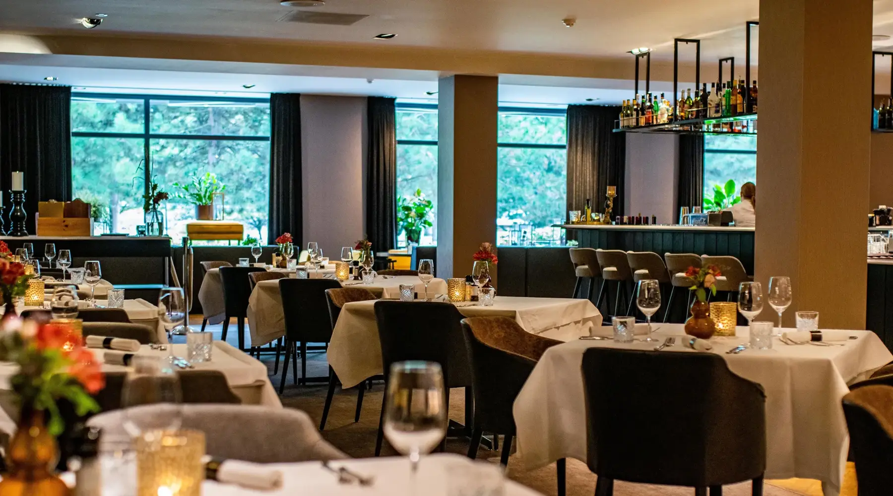 Restaurant Nest à Sassenheim | Tables dressées 