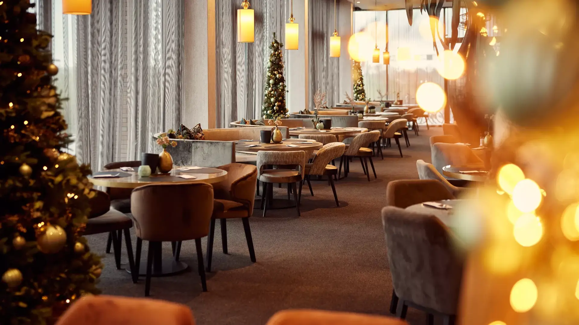 restaurant in kerstsetting