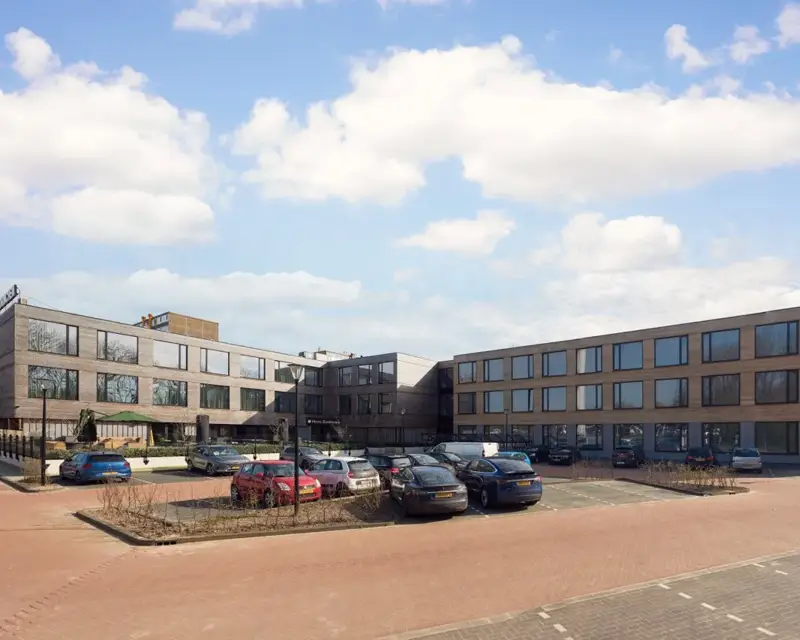 Parkeerplaats van Hotel Gorinchem-A27.