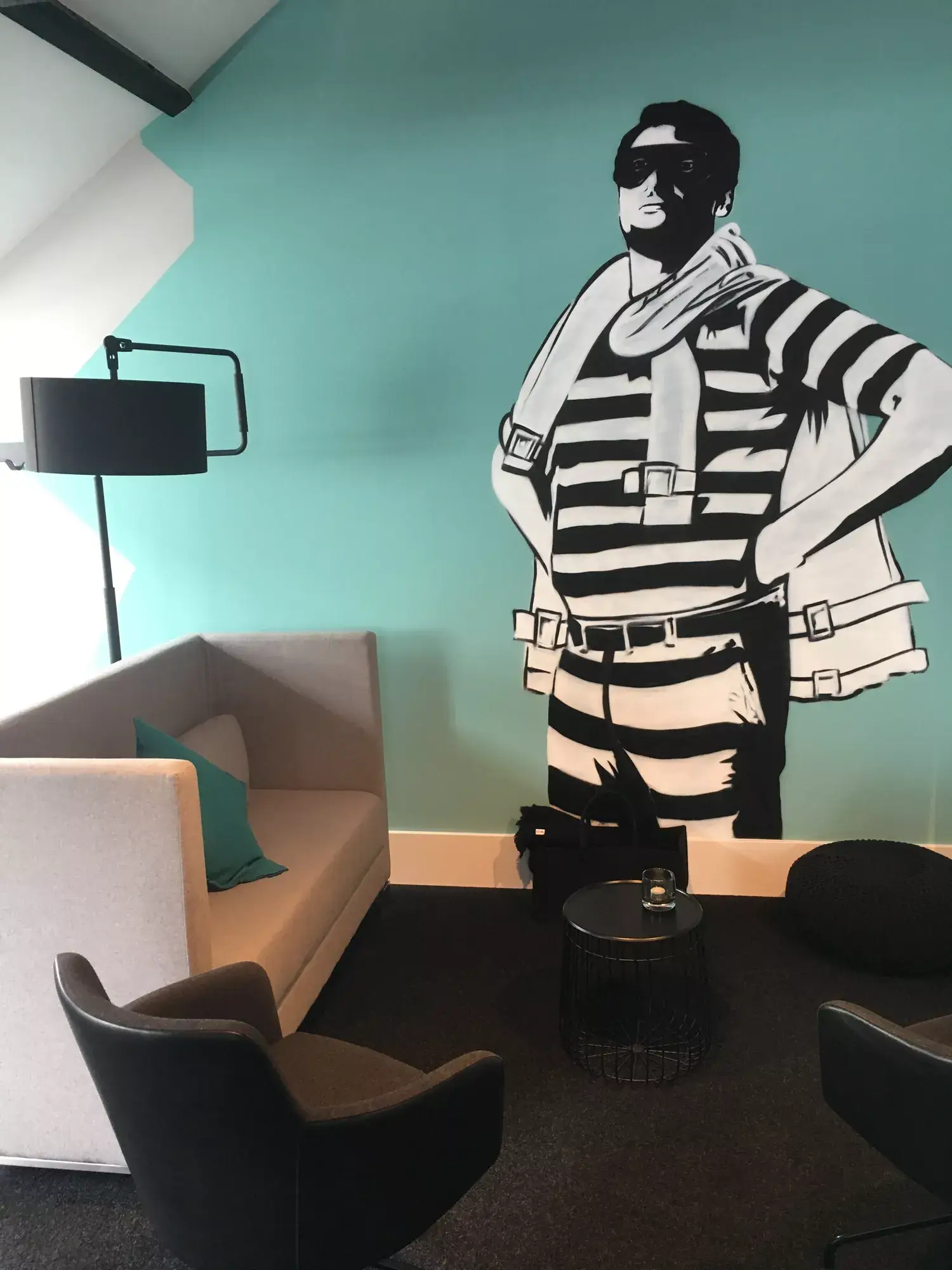 Bank en tafel zaal de kracht