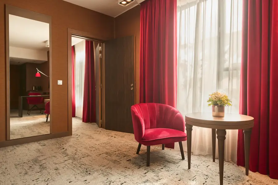 Une chambre familiale lumineuse et confortable de l’Hôtel Van der Valk Sélys Liège, parfaite pour un séjour dans un hôtel 4 étoiles au cœur de Liège.